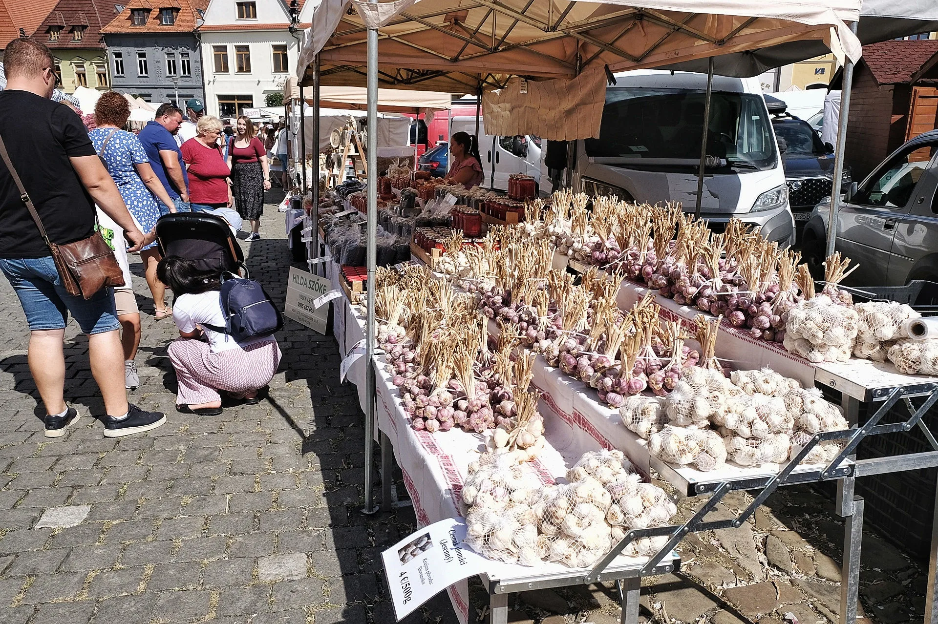 Słowacja, stoisko z czosnkiem na Bardejowskim Jarmarku
