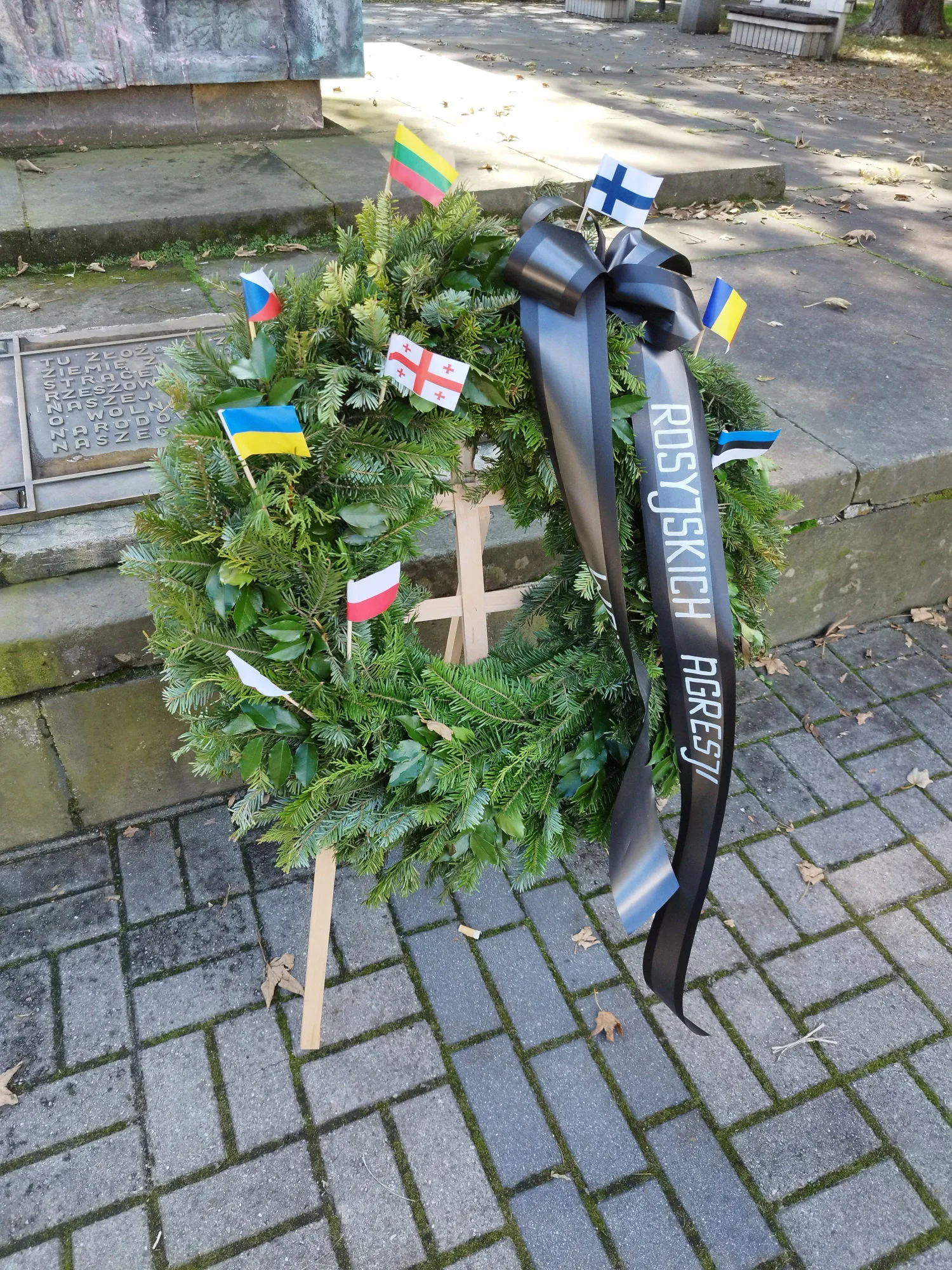 Wieniec pod Pomnikiem Wdzięczności Armii Czerwonej