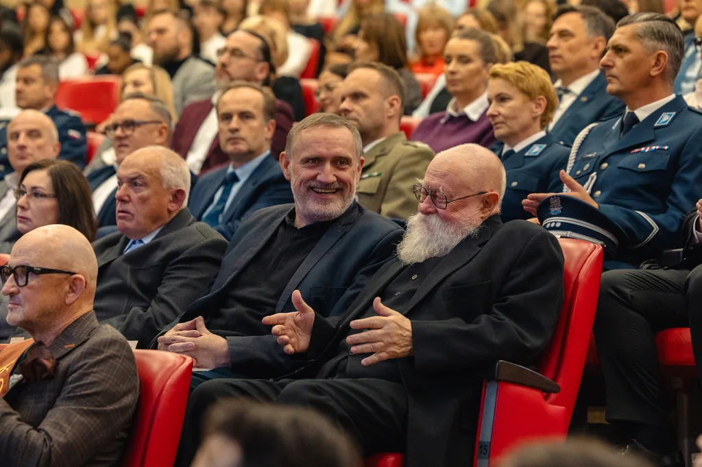 Jerzy Bralczyk na inauguracji WSIiZ w Rzeszowie