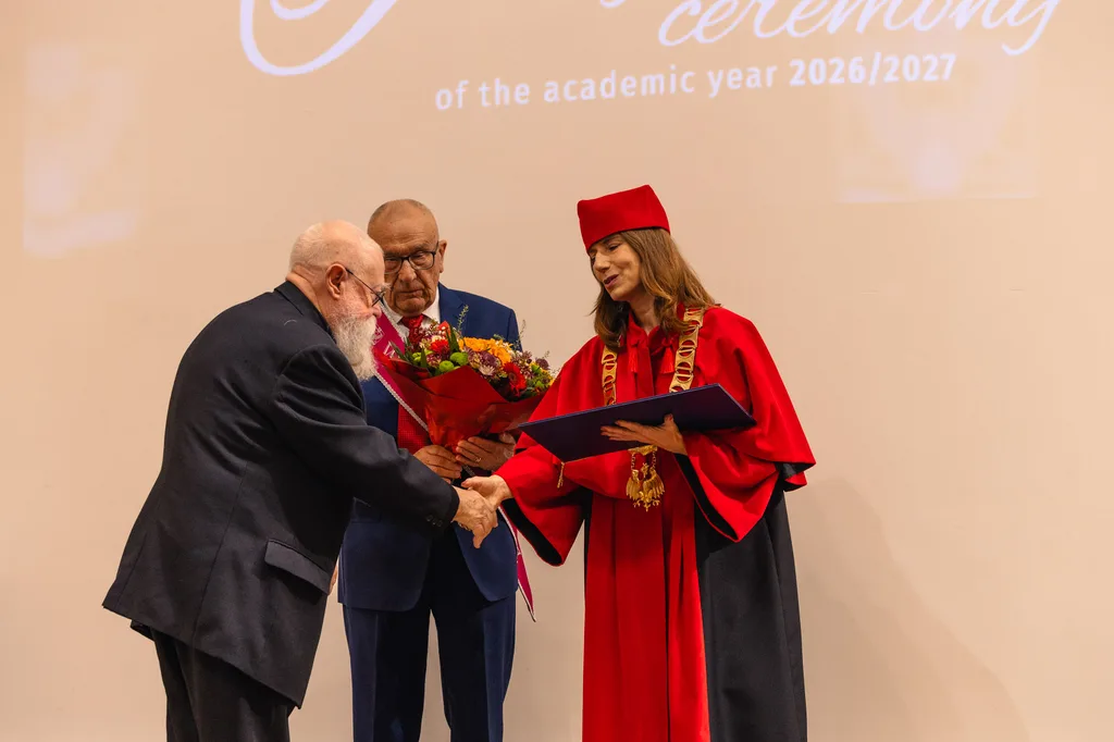 Jerzy Bralczyk z tytułem Profesora Honorowego WSIiZ w Rzeszowie