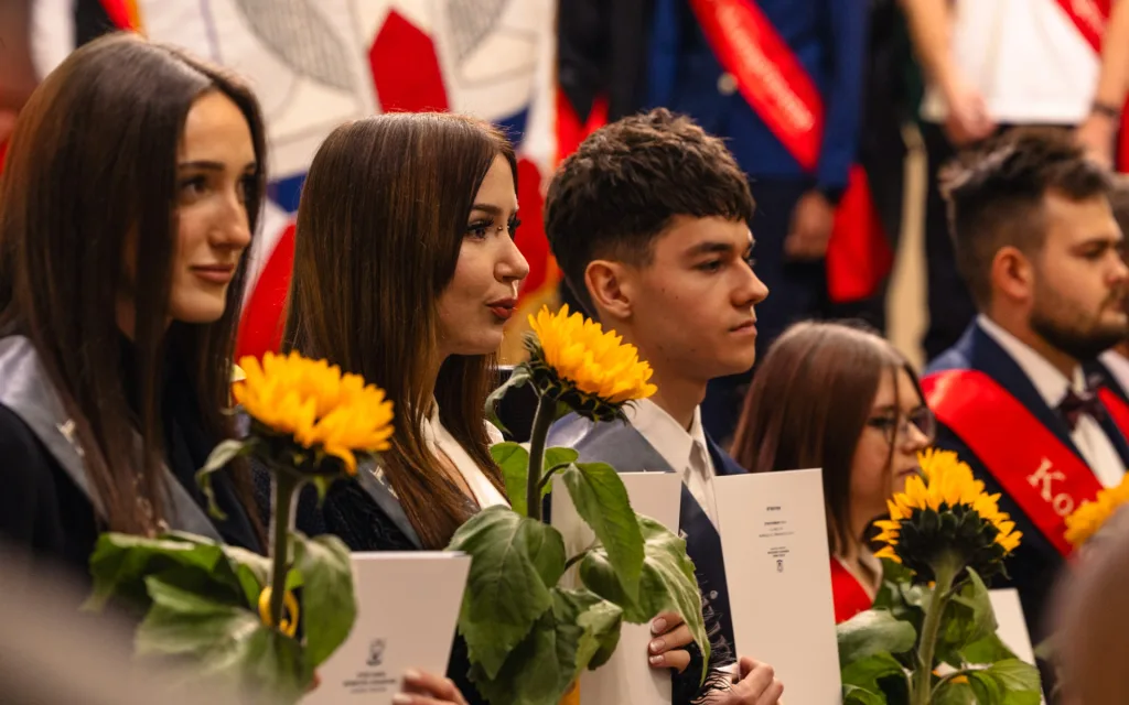 Studenci WSIiZ w Rzeszowie podczas inauguracji roku akademickiego