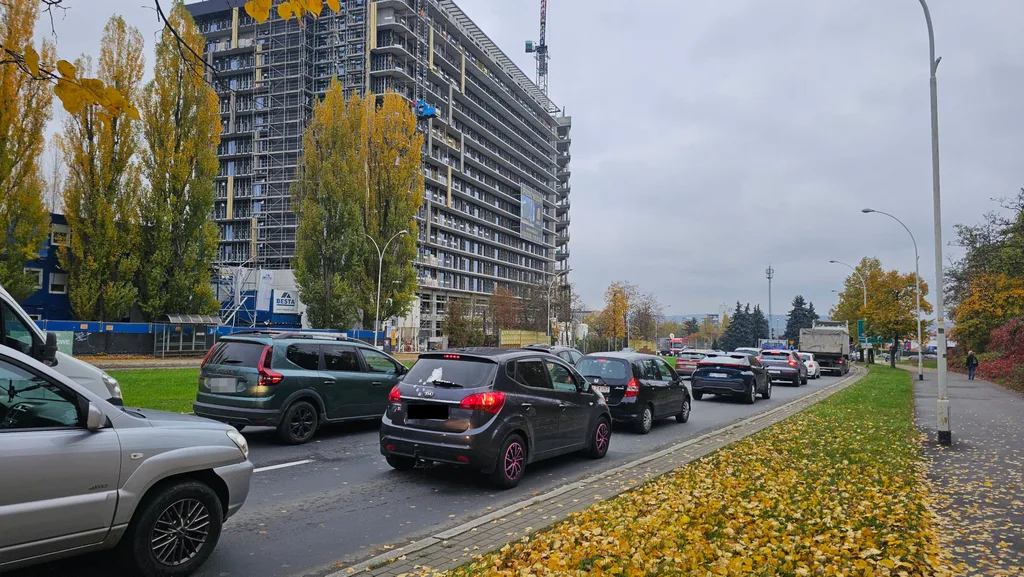 Budowa wiezowca przy Rondzie Pobitno w Rzeszowie
