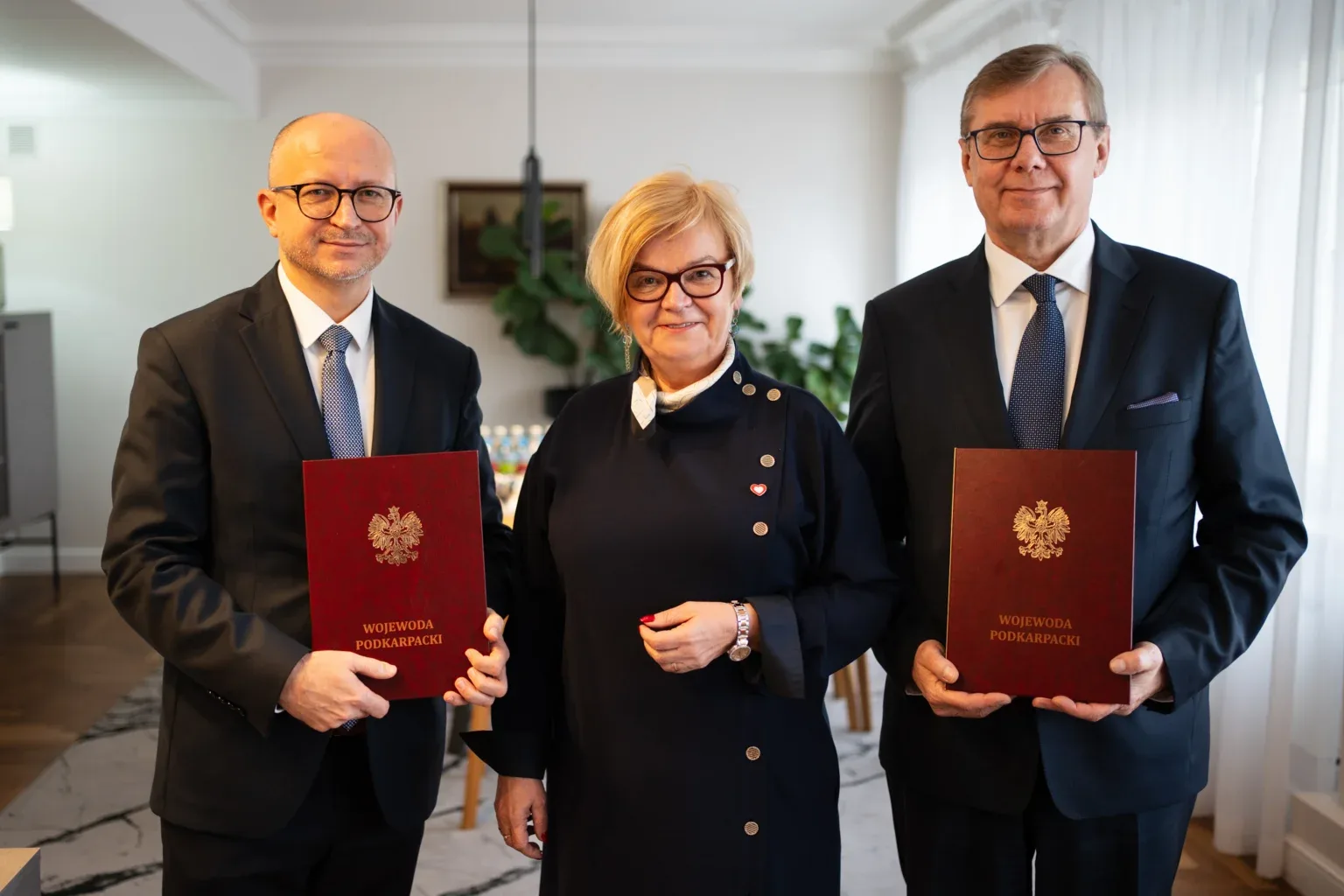 Wojewoda podkarpacka oraz współpracownicy